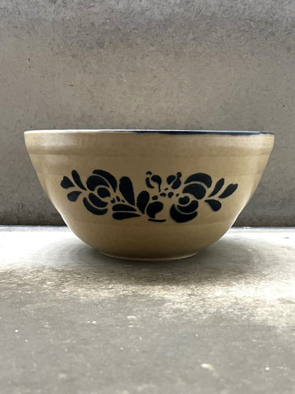 Vintage Pfaltzgraff Tan and Blue Folk Art Pattern 10" Mixing/Serving Bowl